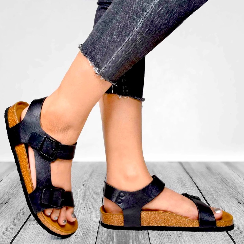 Aerothotic Amulet Slingback Sandal SZ 7 Black NIB